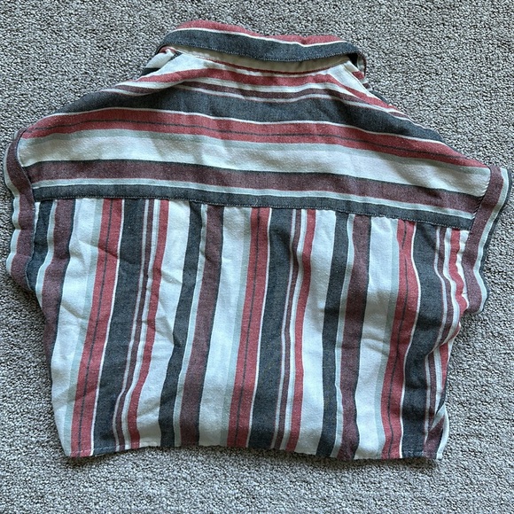 Crop button up - Picture 4 of 4